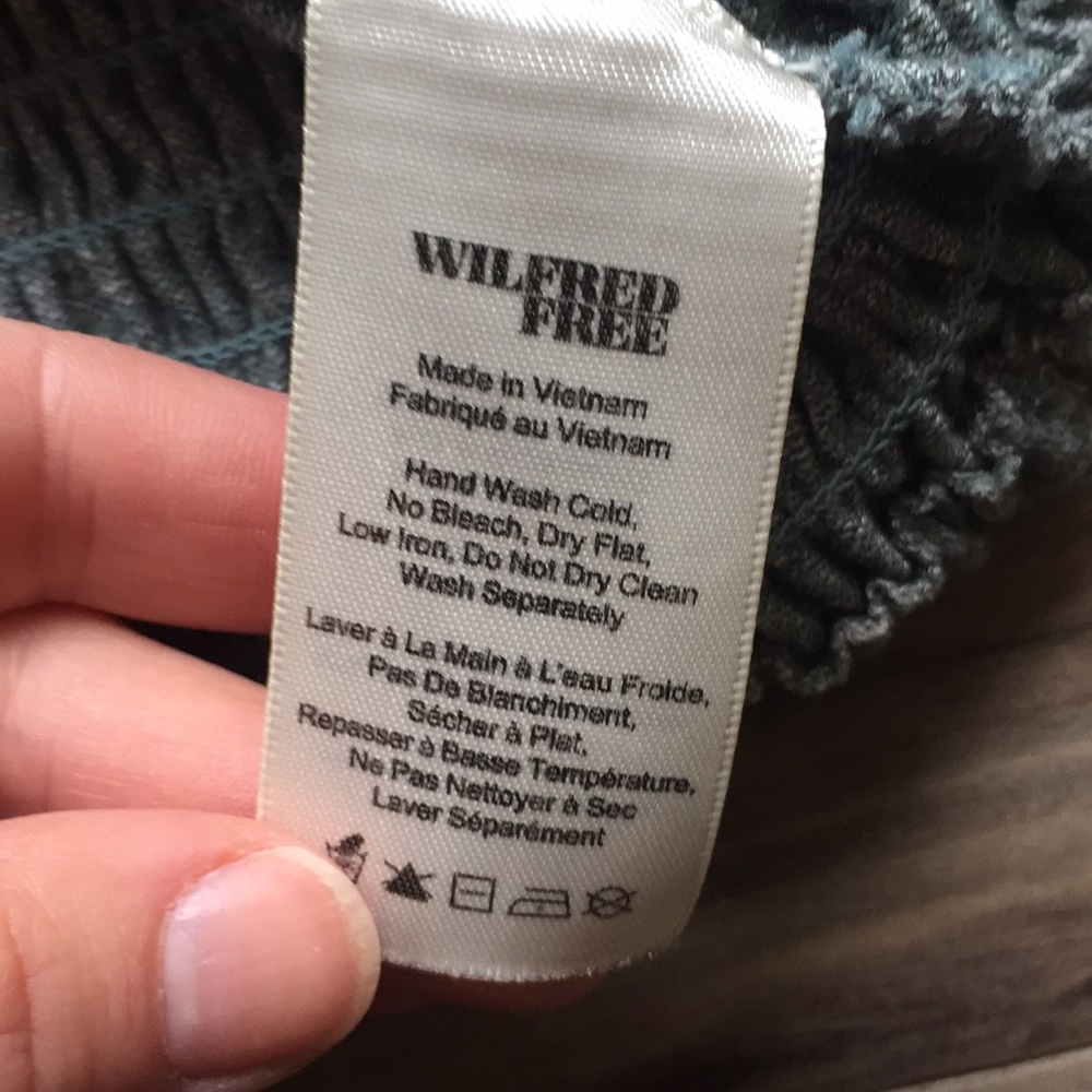 Wilfred Free by Aritzia Natane Smocked Crop Tank Top | Mottled Green | Sz M - Picture 11 of 11